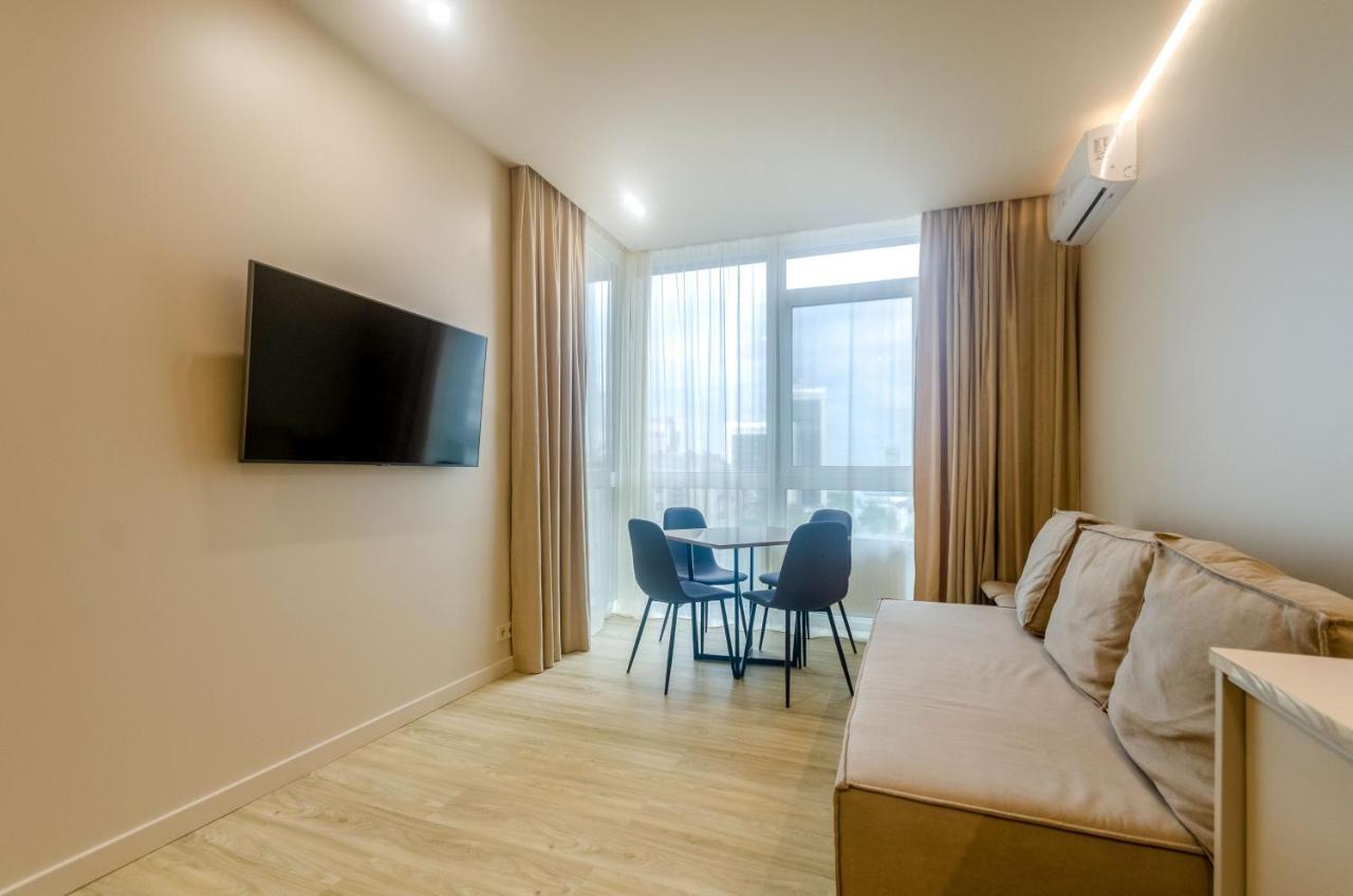 Petrovdom 85-141-122-38 Apartments In The Rc "French Quarter" Kyiv Exterior photo